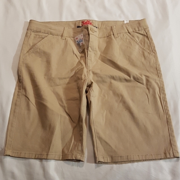 Justice girls NWT uniform shorts size 18 1/2 - Picture 1 of 4